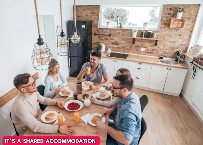 *rc246*for Your Relaxed & Cosy + Free Parking * לידס